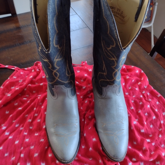 Lame men's cowboy boots. - Picture 1 of 6